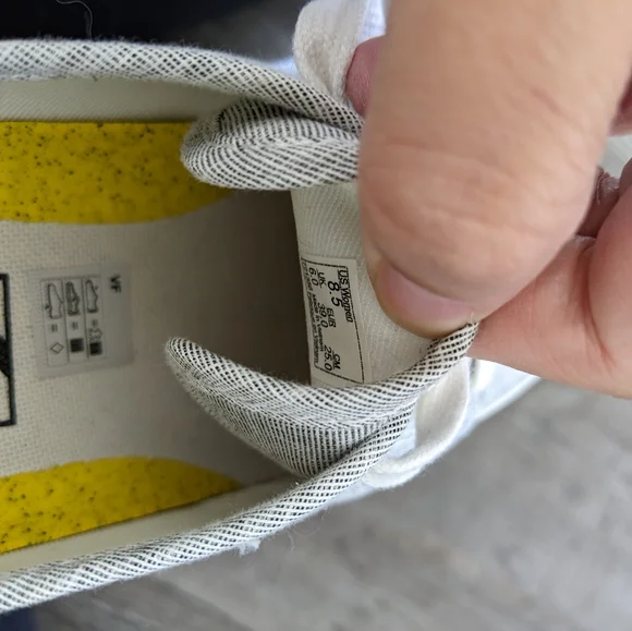 Vans - Picture 3 of 6